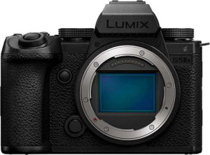 Panasonic Lumix DC-S5IIX full review and technical specifications